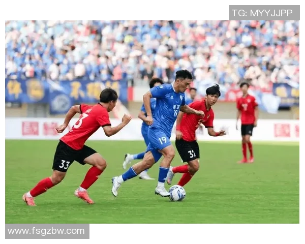 从草根到巨星足球球星成长之路与荣耀瞬间全面解读